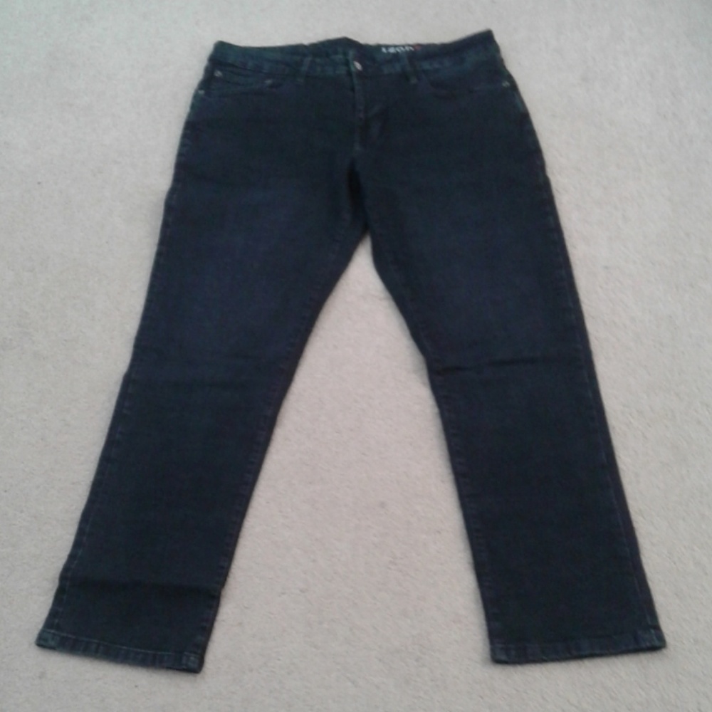 🤗BRAND NEW🤗IZOD DARK BLUE STRETCH JEANS